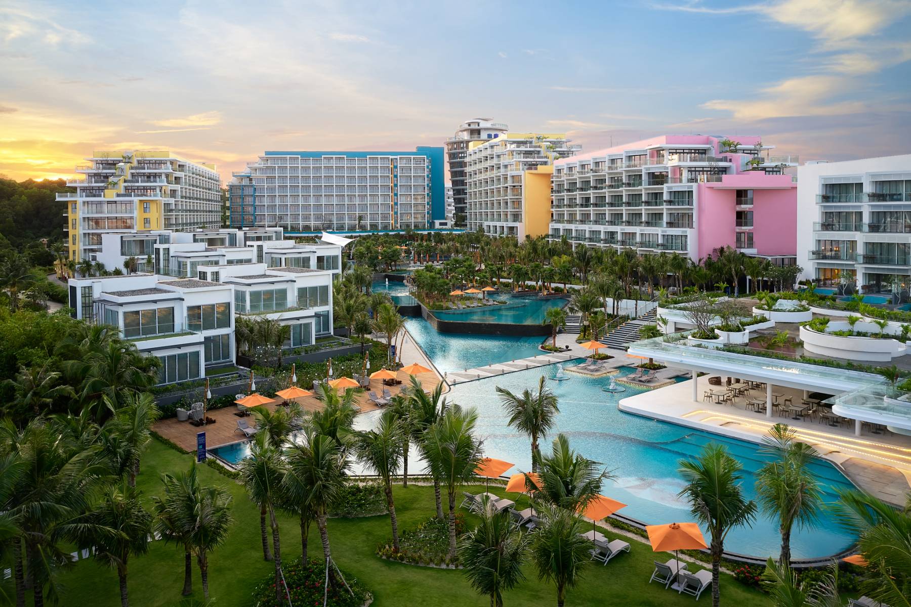 kh&aacute;ch sạn condotel sun group b&atilde;i kem
