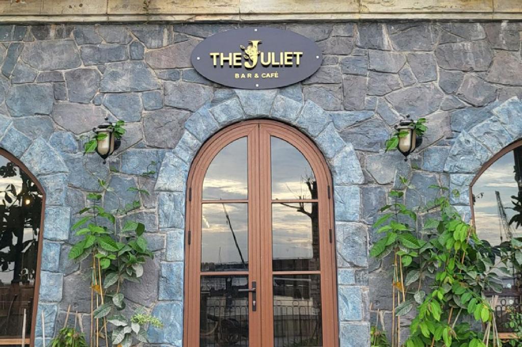 kh&aacute;ch sạn juliet home địa trung hải