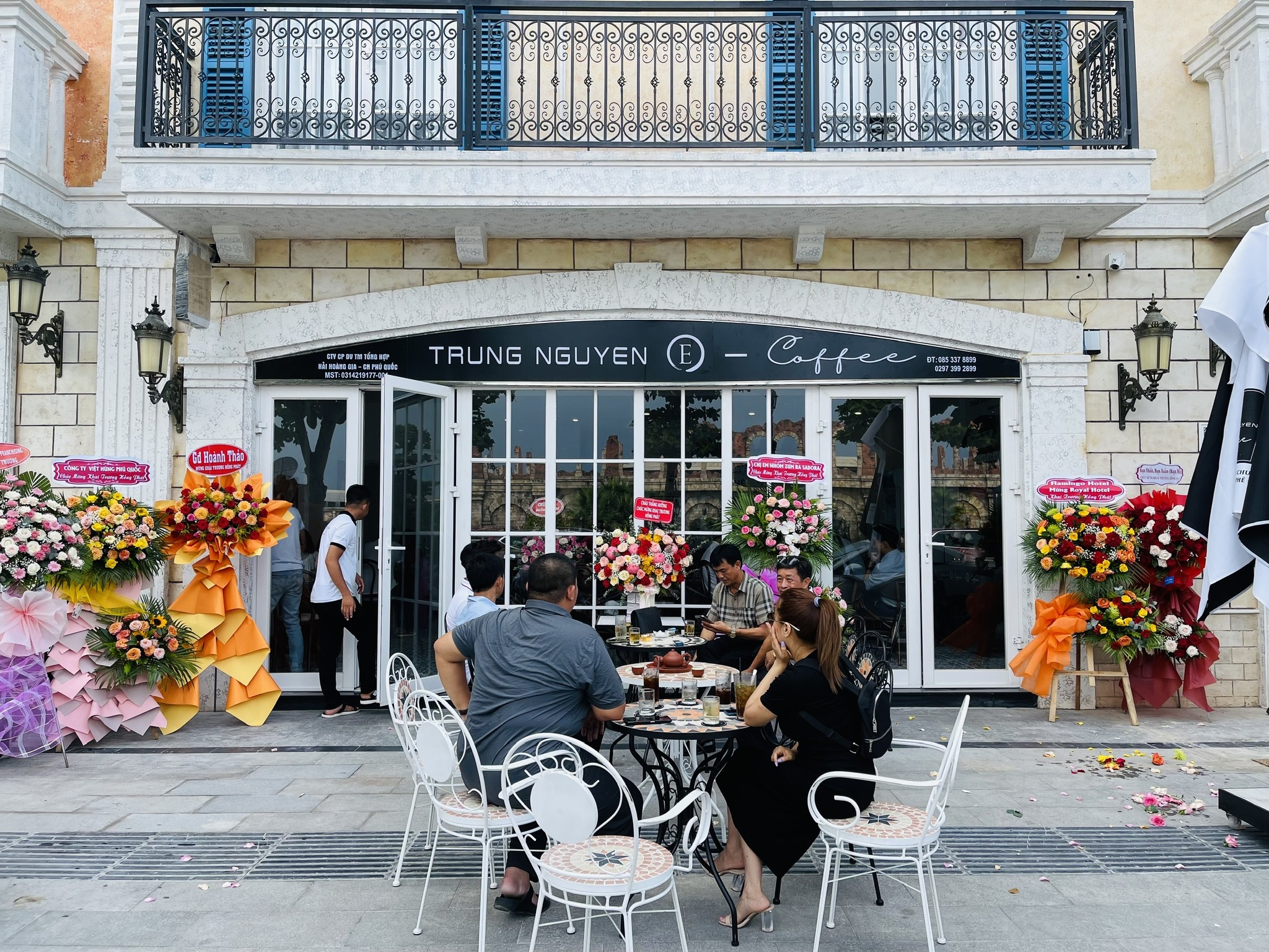 trung nguy&ecirc;n coffee ph&uacute; quốc